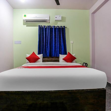 캐피탈 O 43512 비자야 팰리스 호텔 Khandagiri 외부 사진